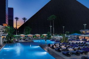 luxor-amenities-pool-night-time-pool-light.jpg.image.960.540.high