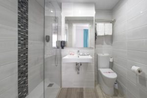 Hotel Tropical San Antonio Ibiza - bathroom
