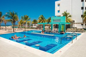 Hotel Riu Palace Aquarelle pool 2